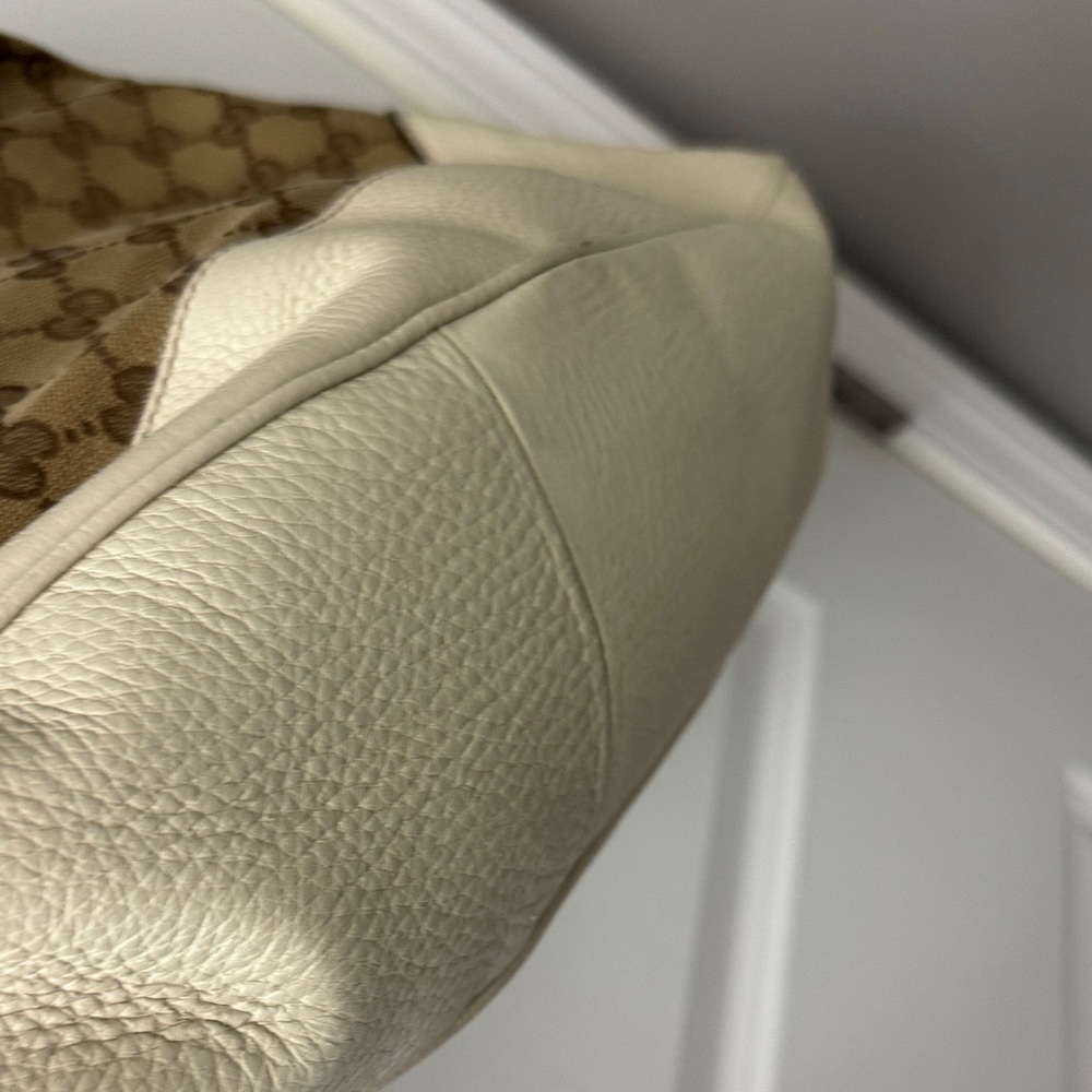 🔴SOLD!!!!🔴Gucci Tan and Cream Hobo Bag - Picture 2 of 12